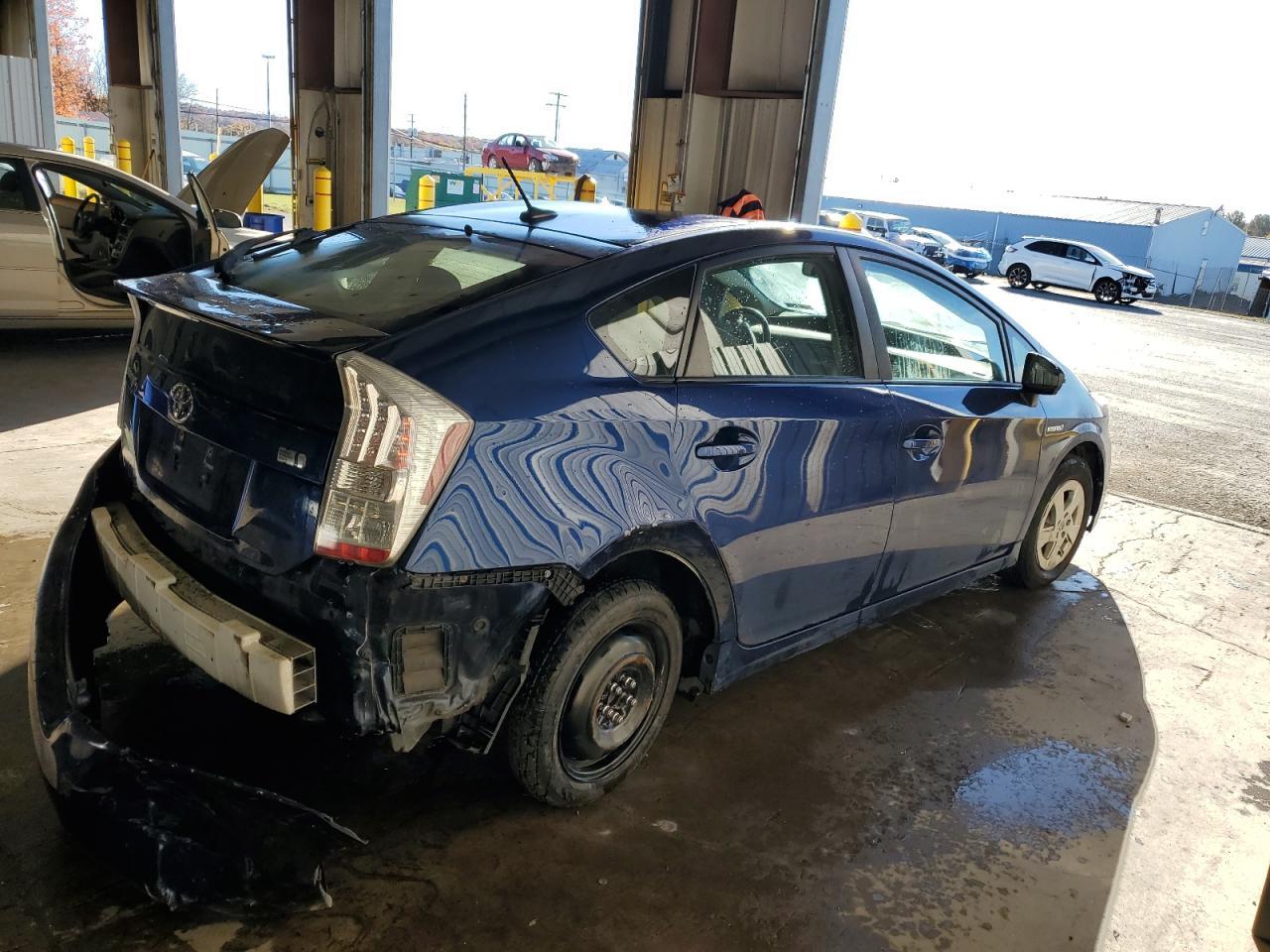 2011 TOYOTA PRIUS