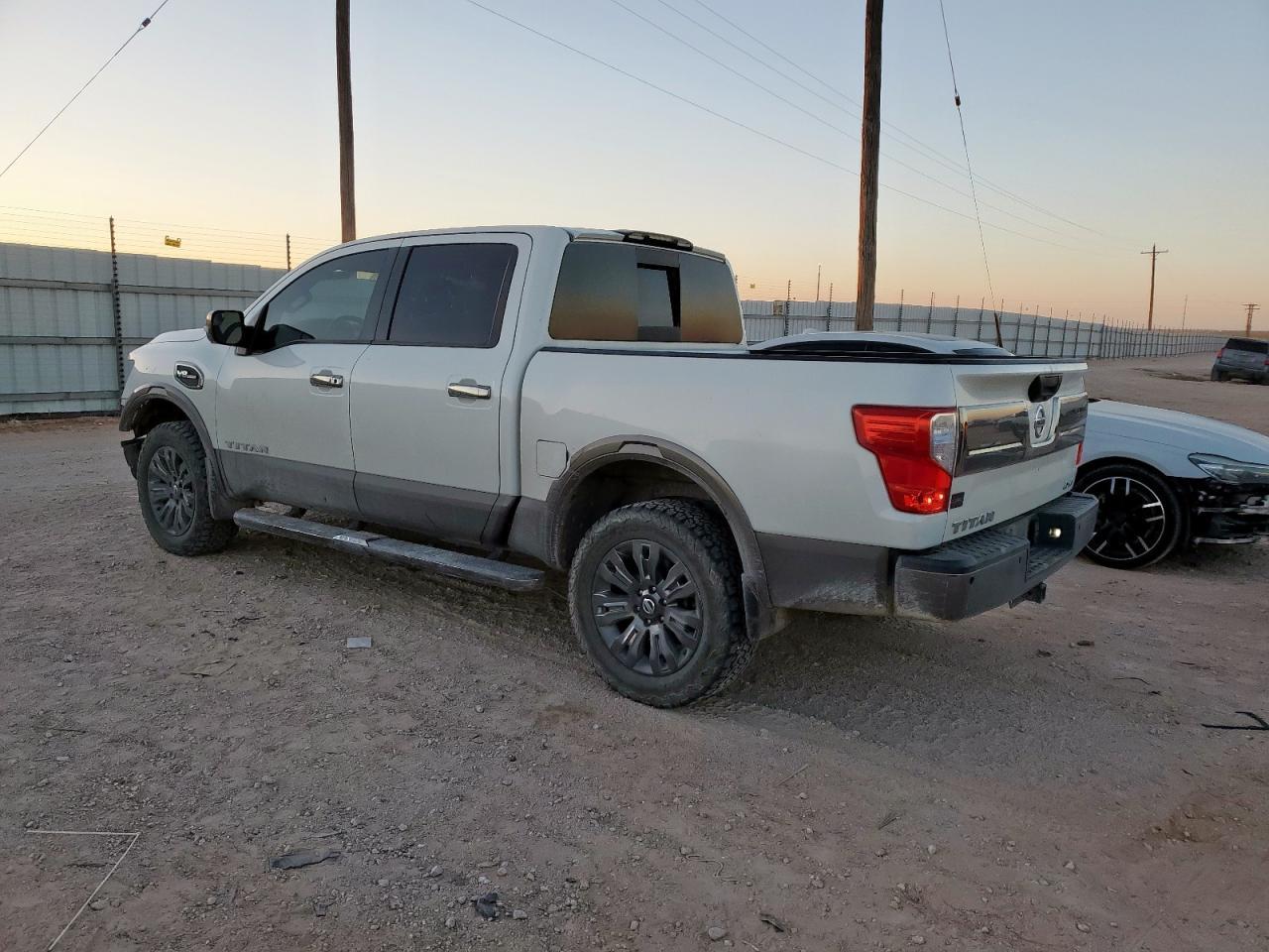 2017 NISSAN Titan