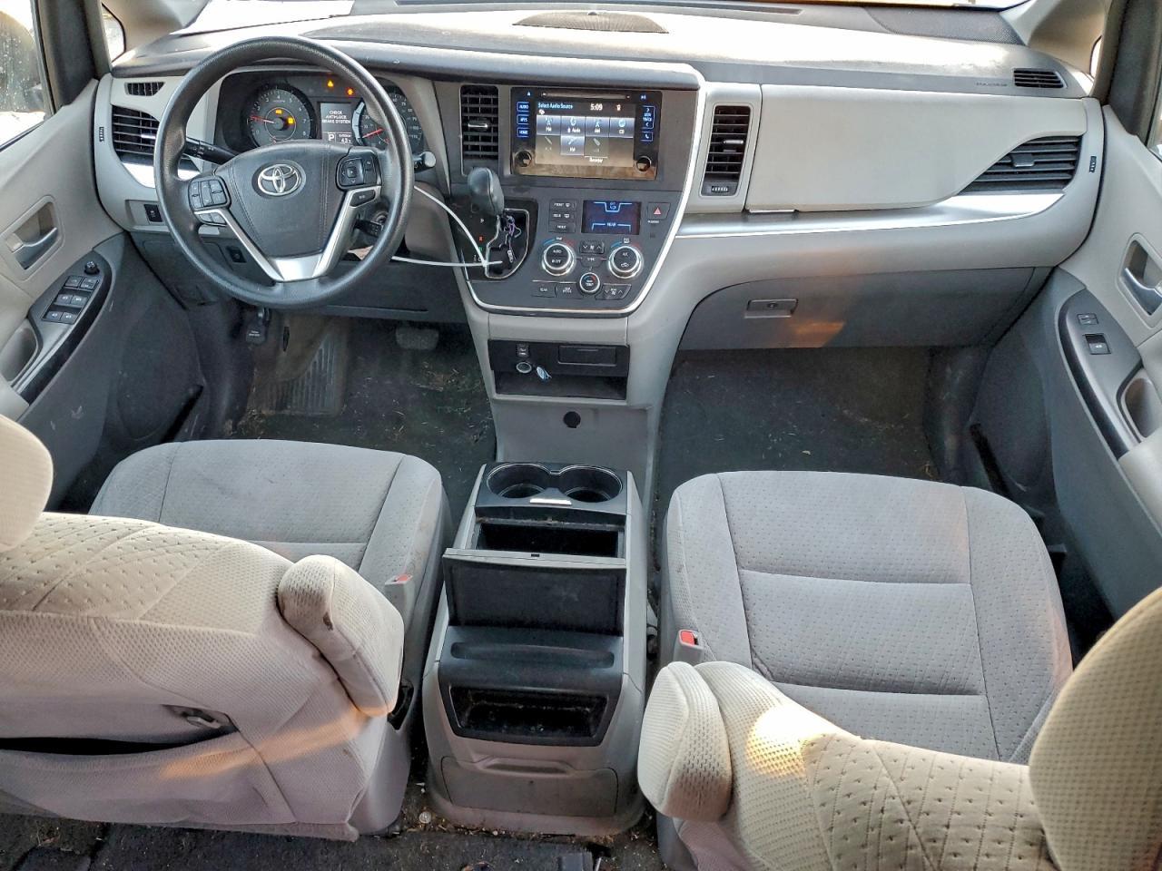 2015 TOYOTA SIENNA