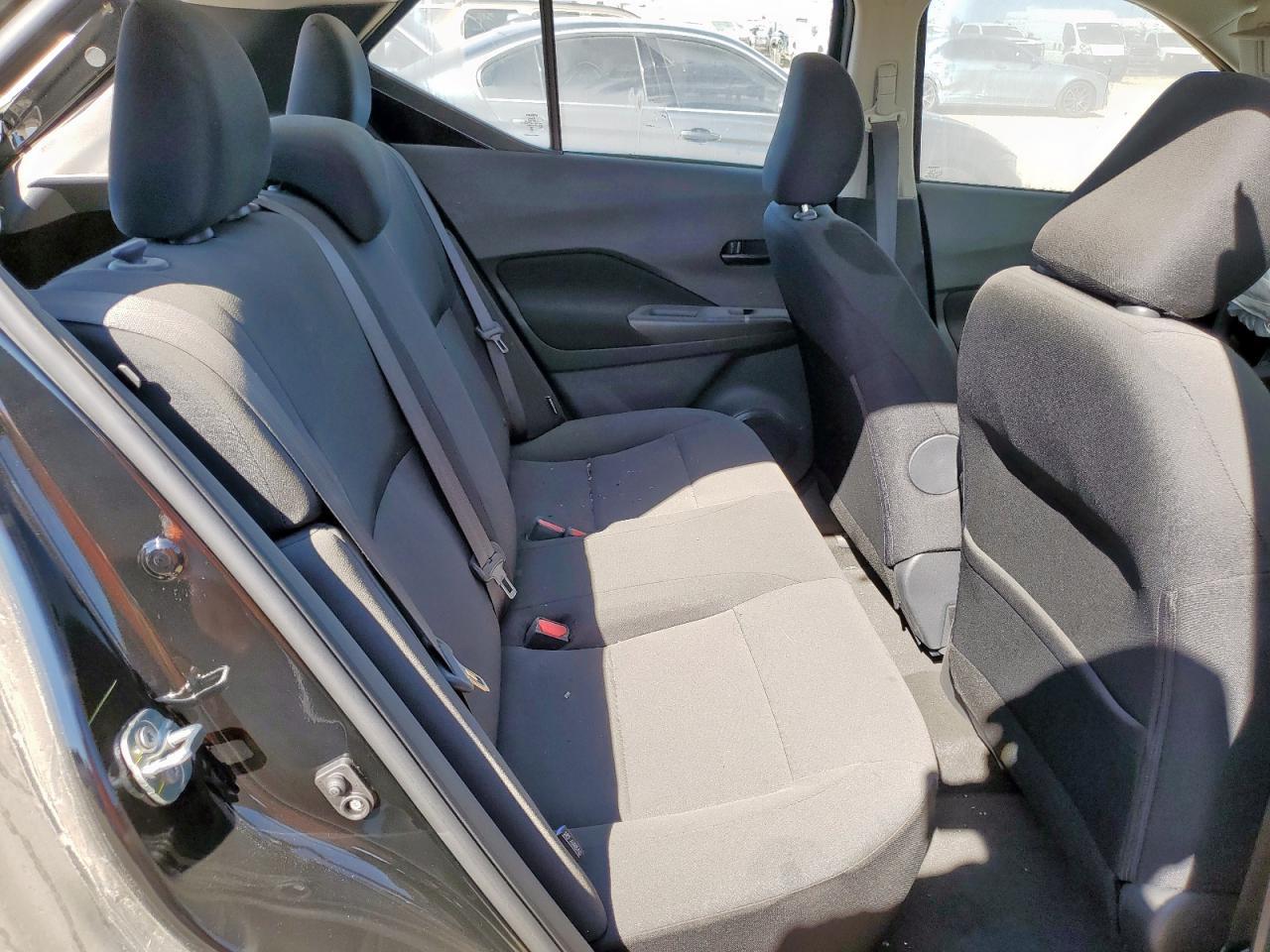 2024 NISSAN KICKS
