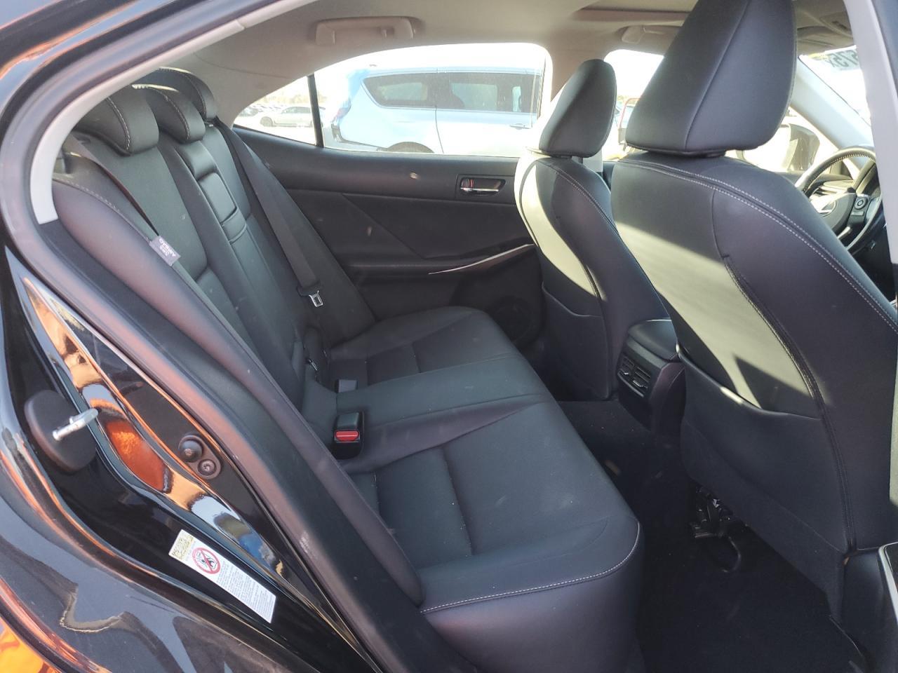 2016 LEXUS IS 300