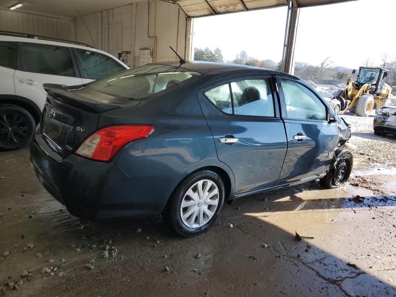 2016 NISSAN VERSA