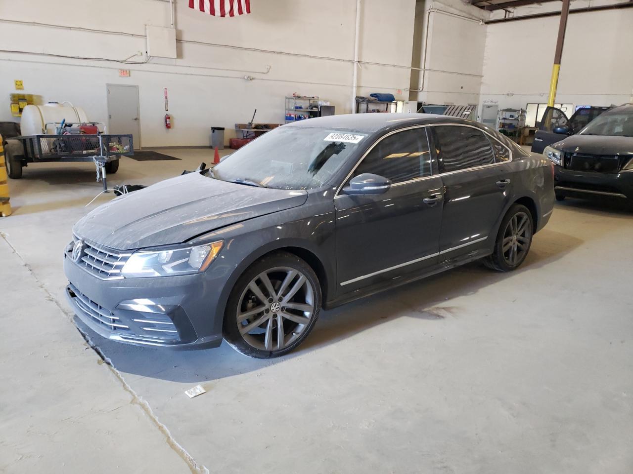 2016 VOLKSWAGEN Passat