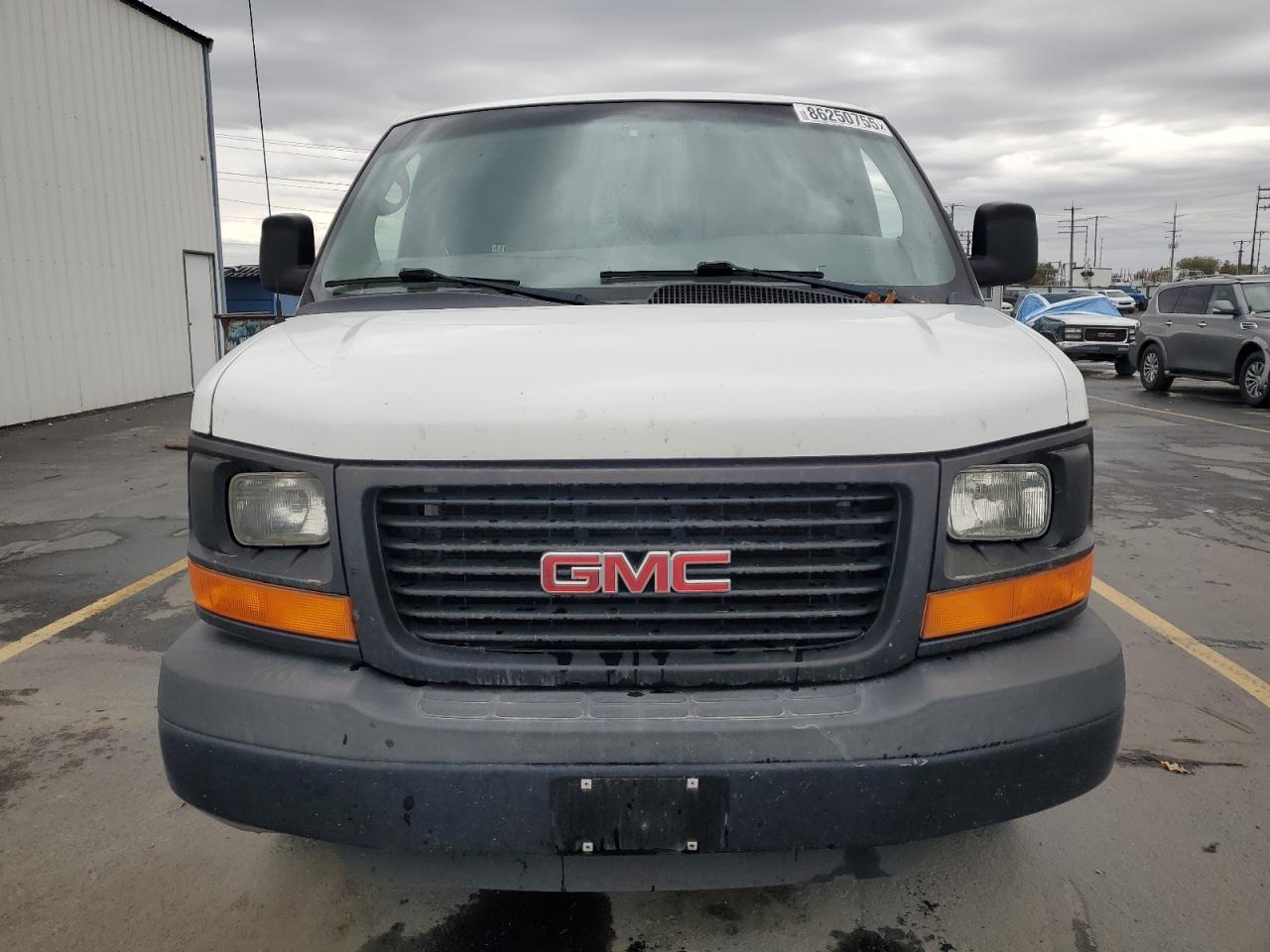 2015 GMC Savana