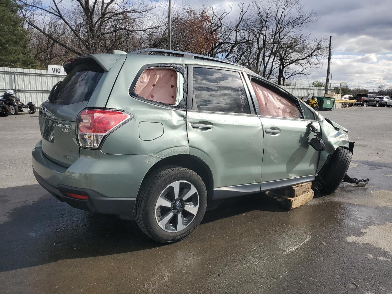 2017 SUBARU FORESTER