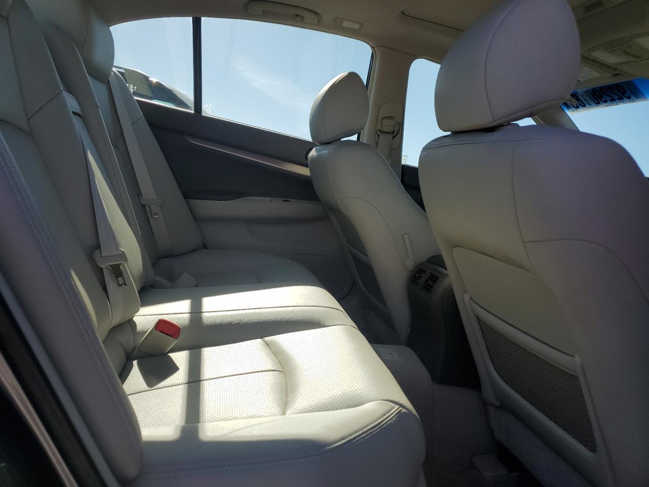 2011 INFINITI G37