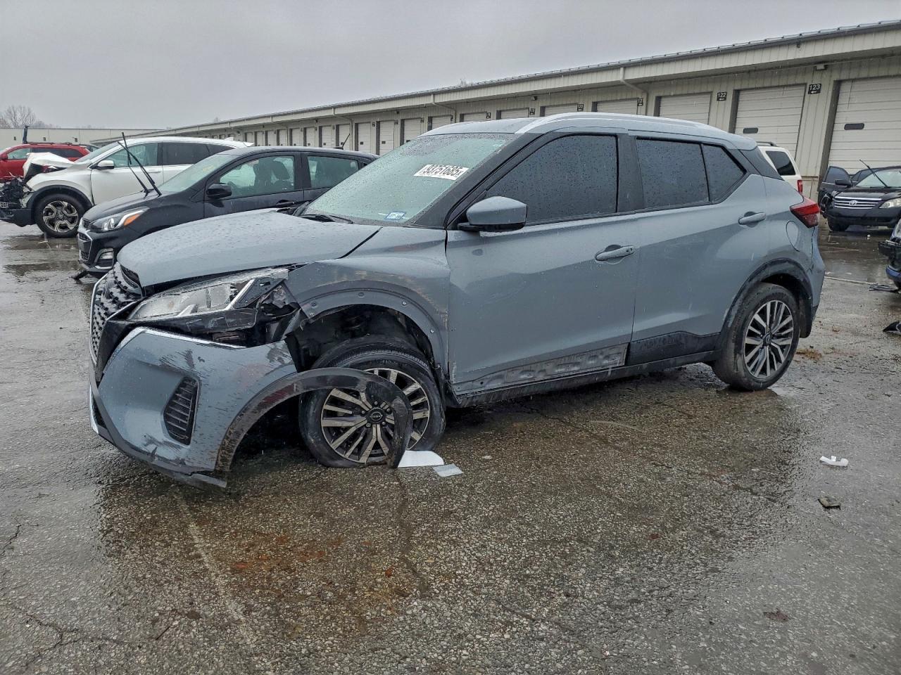 2024 NISSAN KICKS