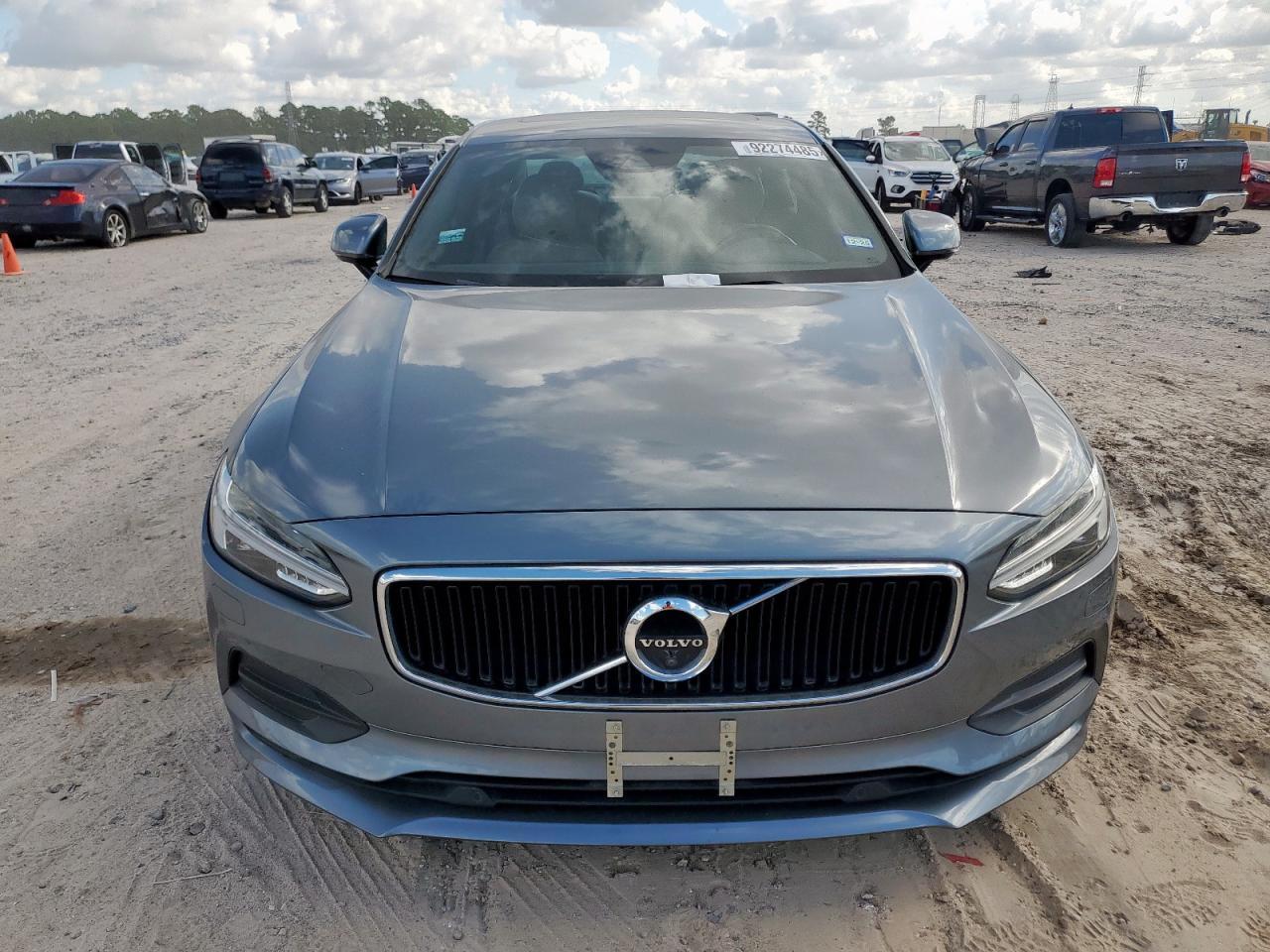 2018 VOLVO S90