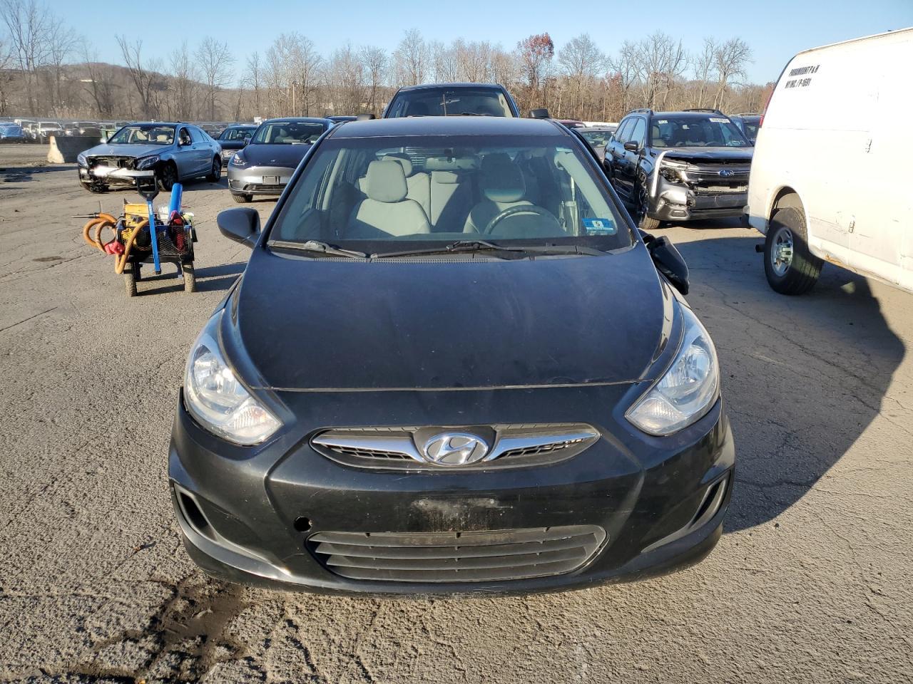 2013 HYUNDAI ACCENT