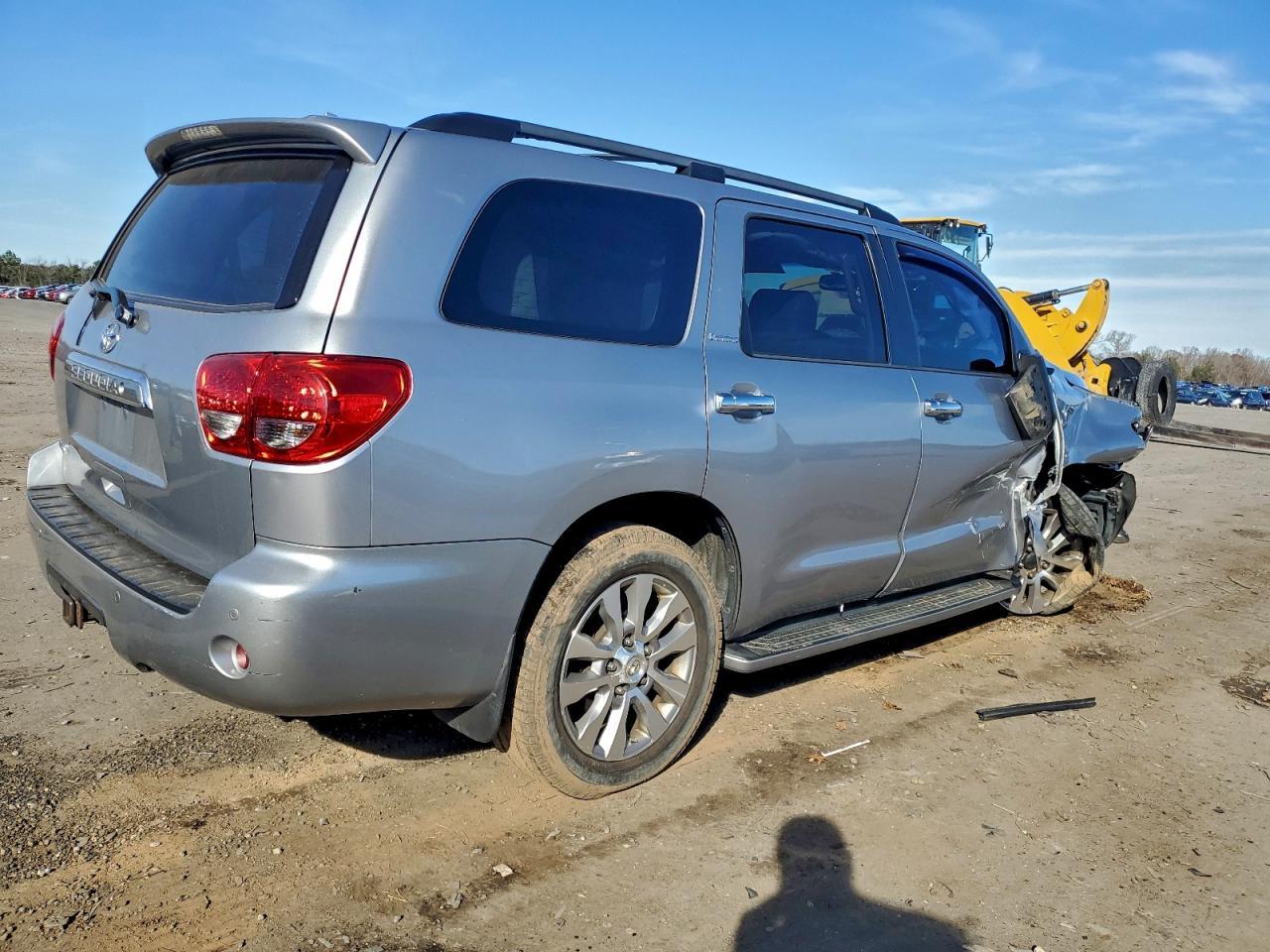 2010 TOYOTA Sequoia