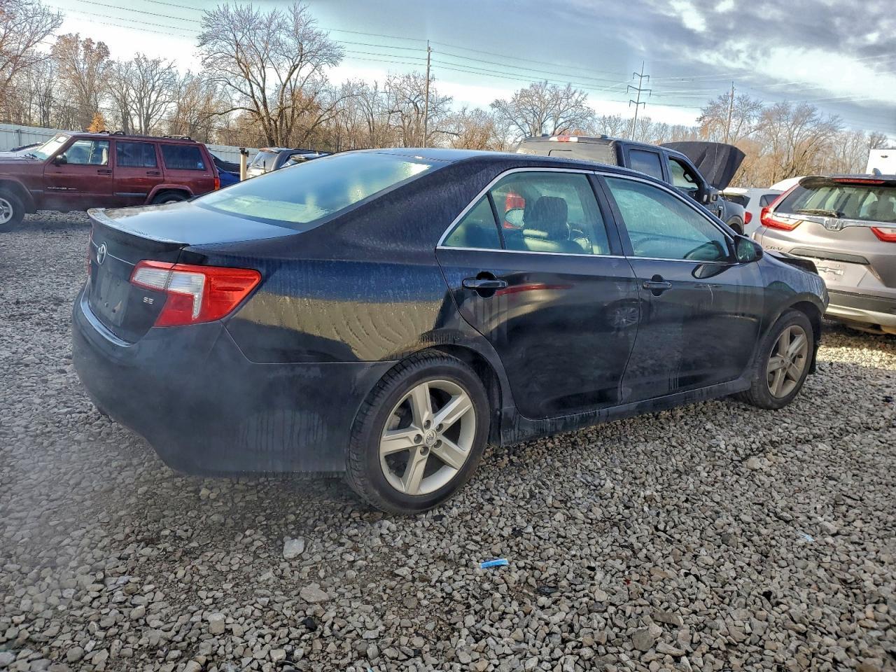 2014 TOYOTA CAMRY