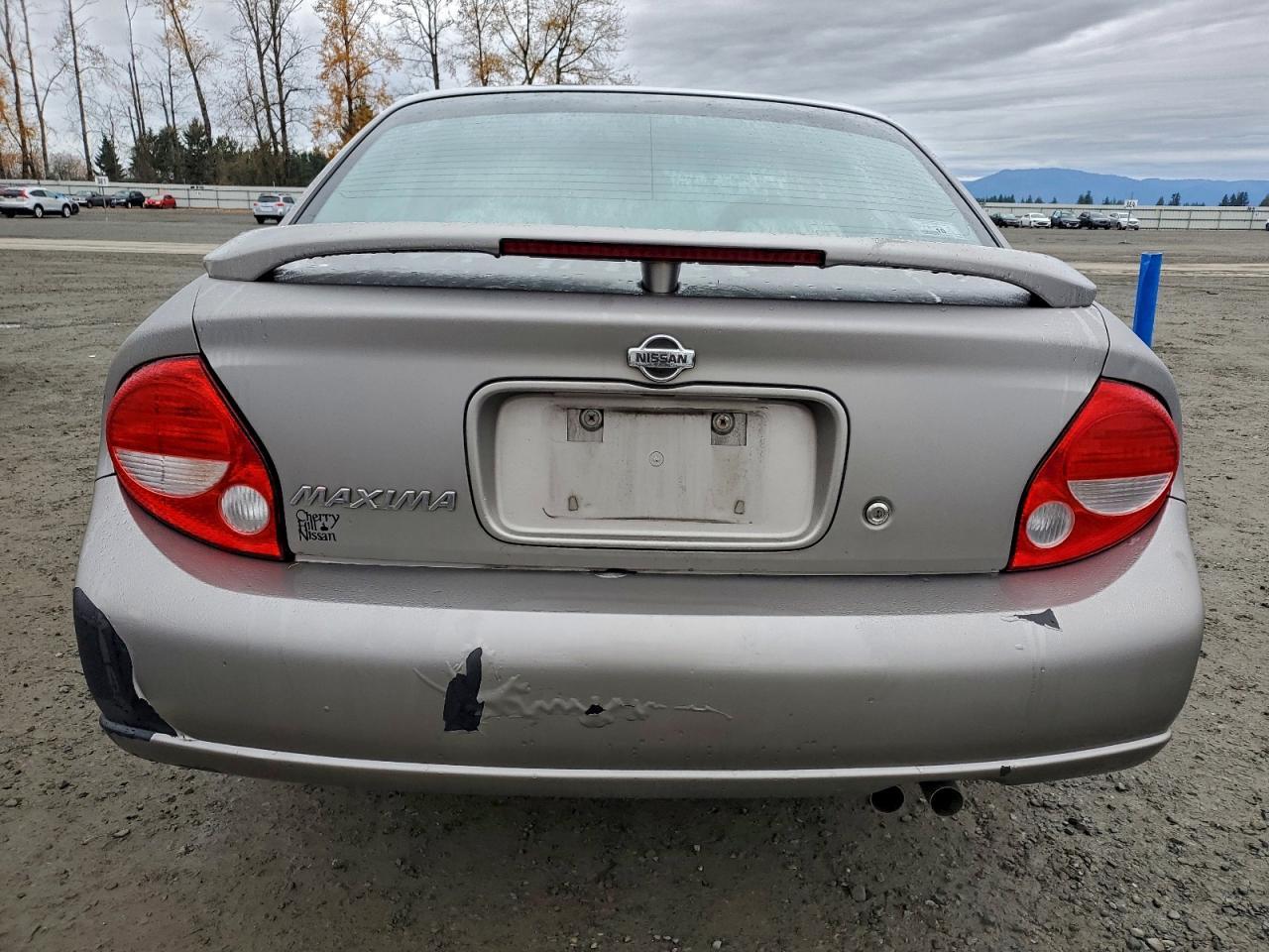 2001 NISSAN Maxima