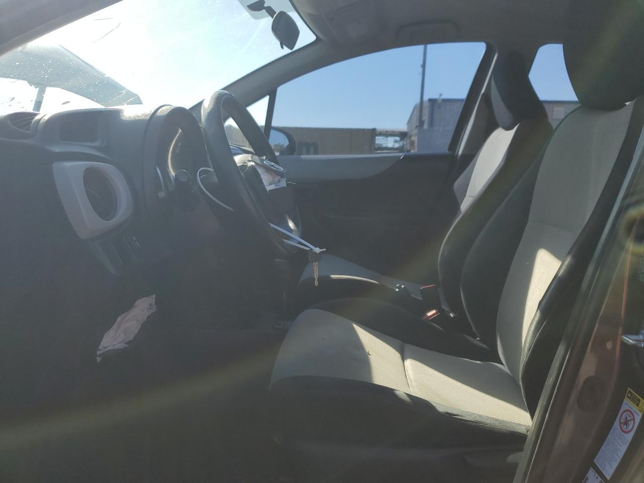 2012 TOYOTA YARIS