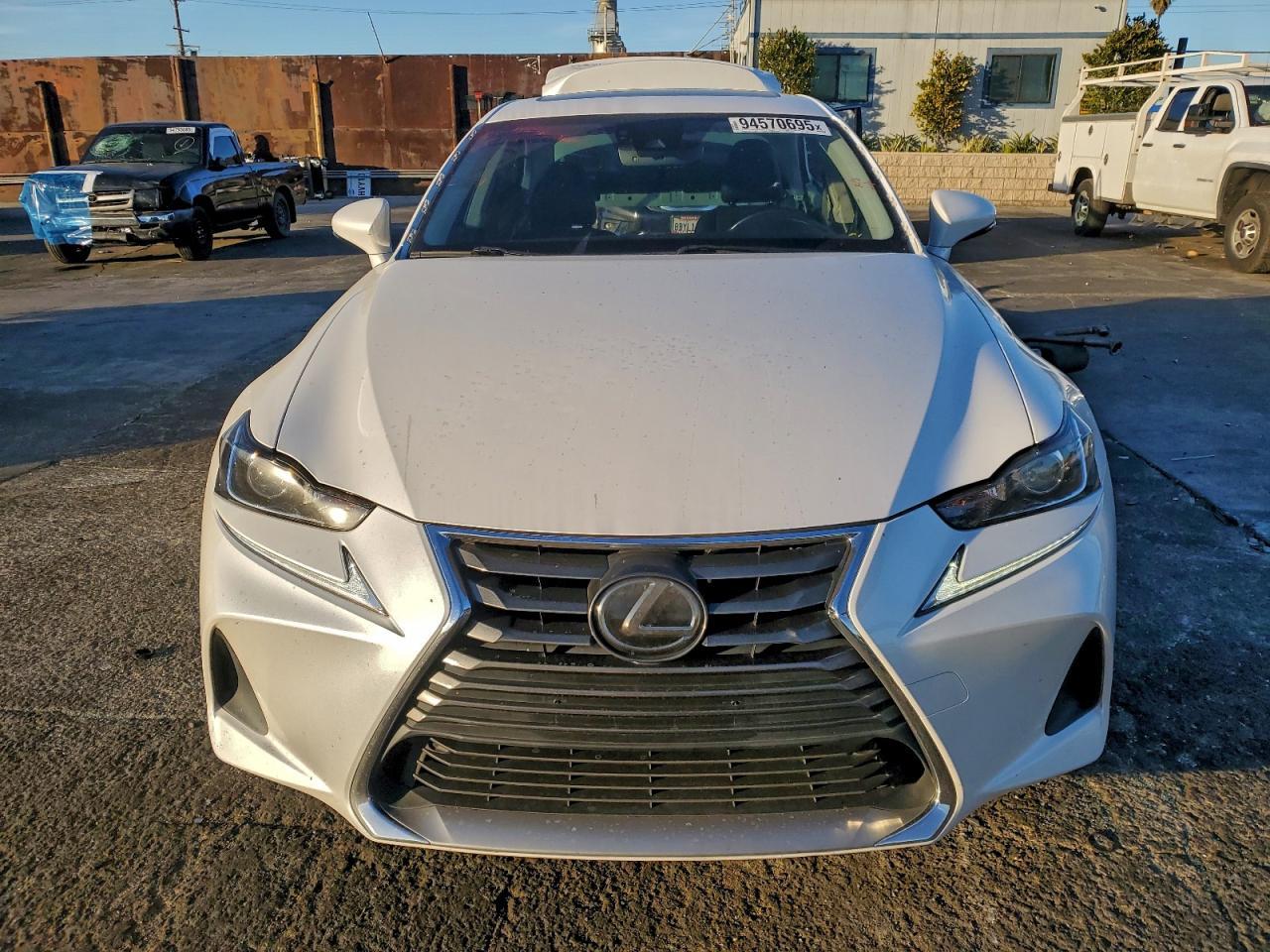 2018 LEXUS IS 300