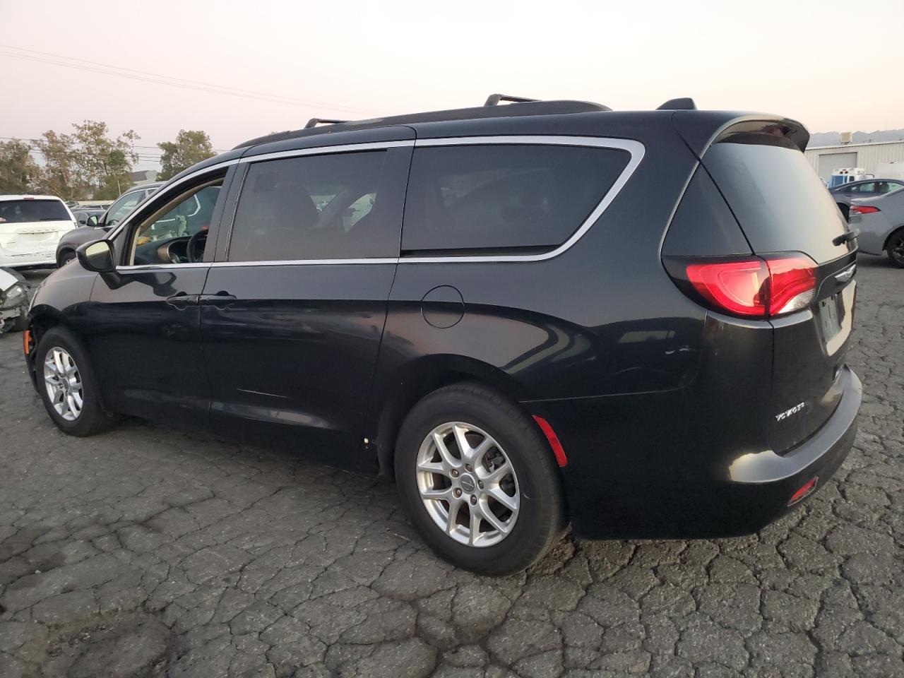 2020 CHRYSLER Voyager