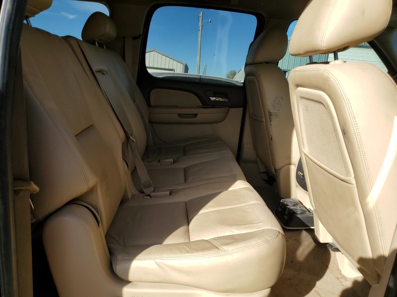 2010 CHEVROLET Suburban