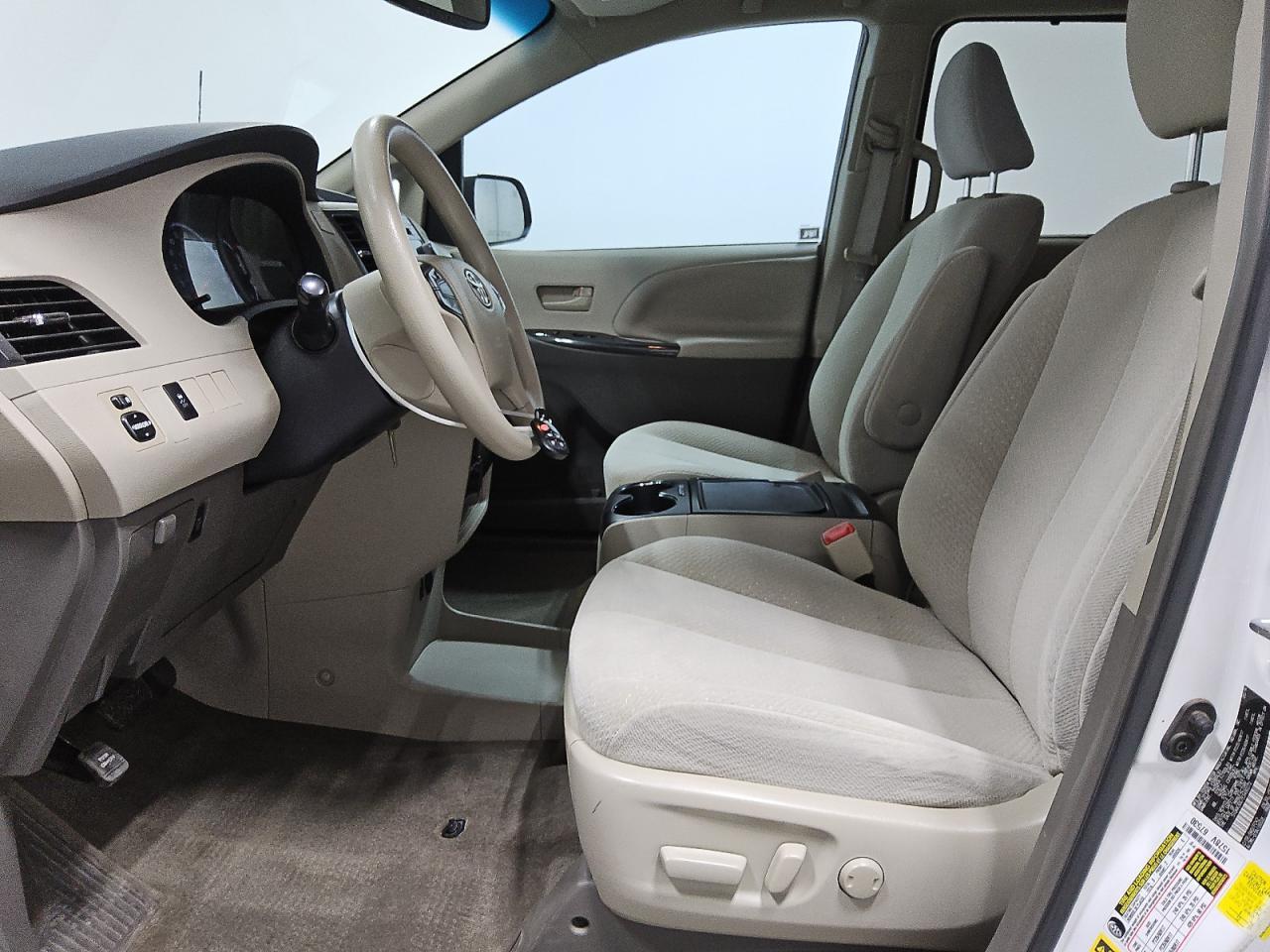 2014 TOYOTA SIENNA
