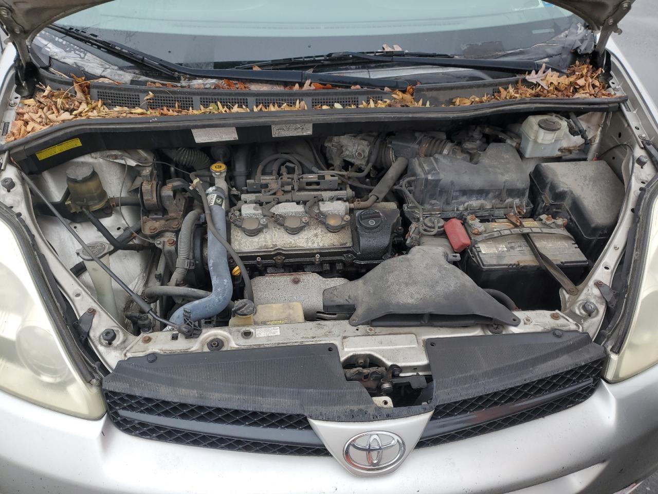 2005 TOYOTA SIENNA