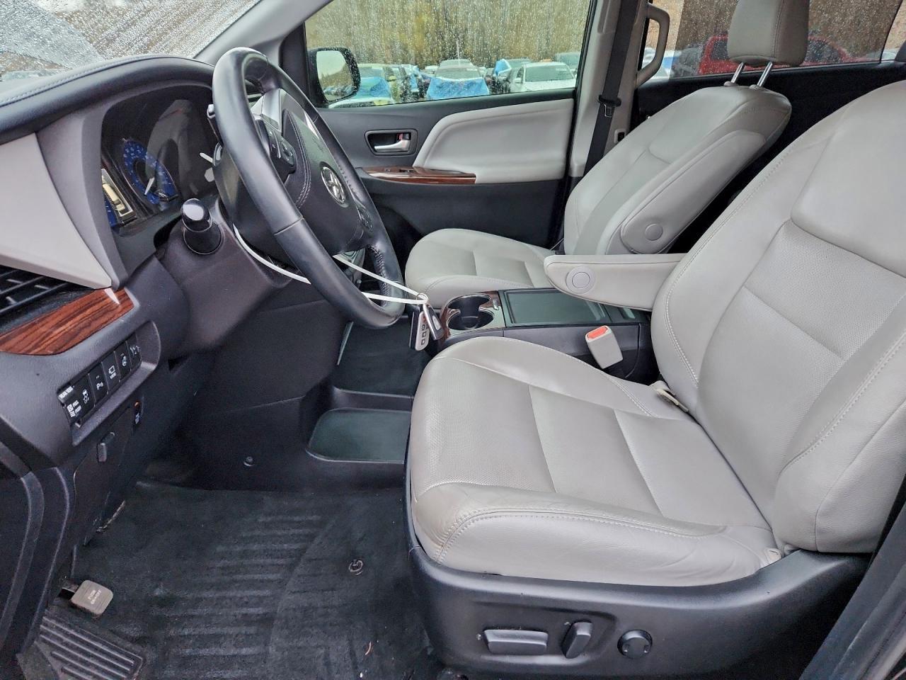 2018 TOYOTA SIENNA