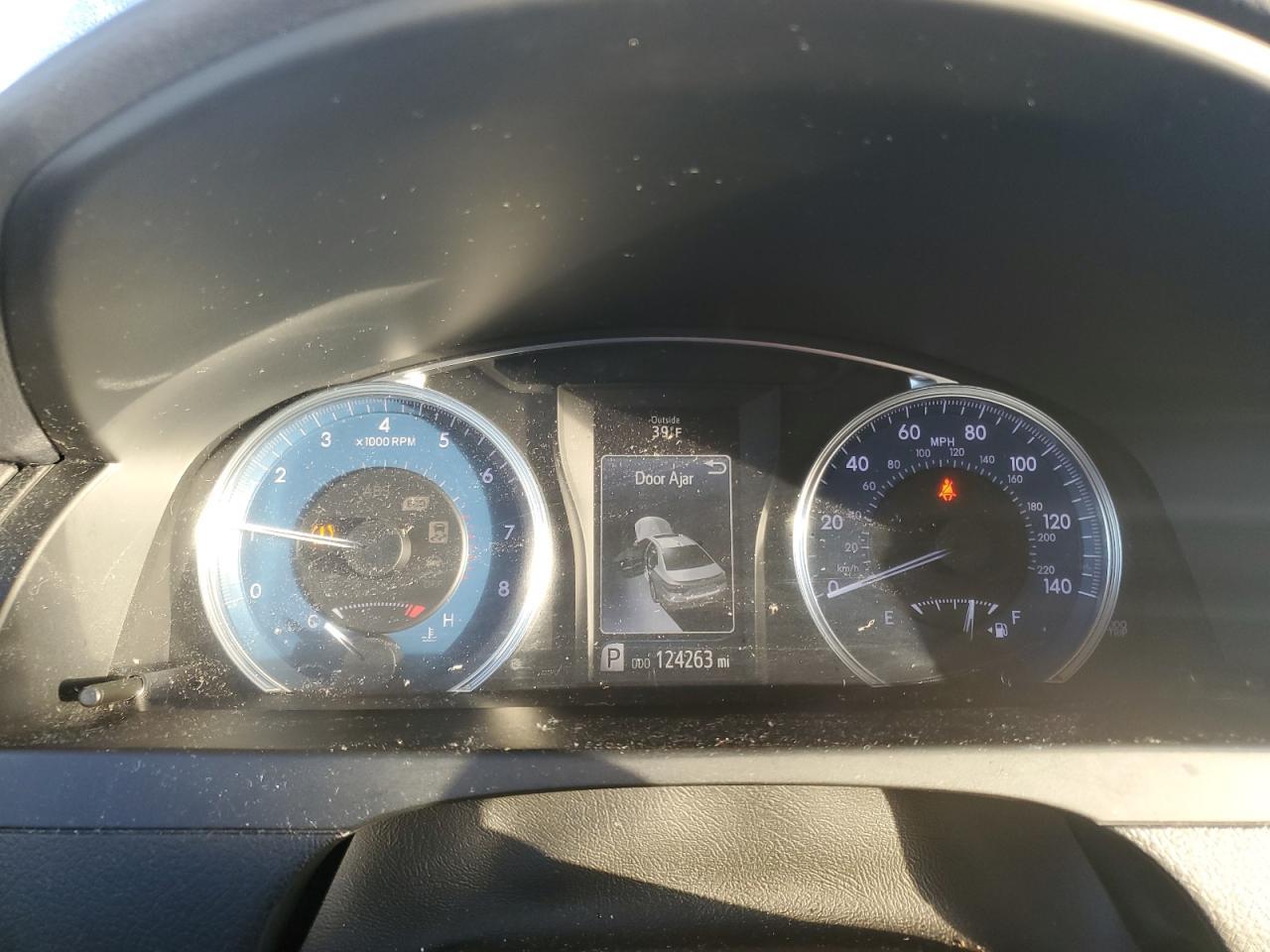 2016 TOYOTA CAMRY