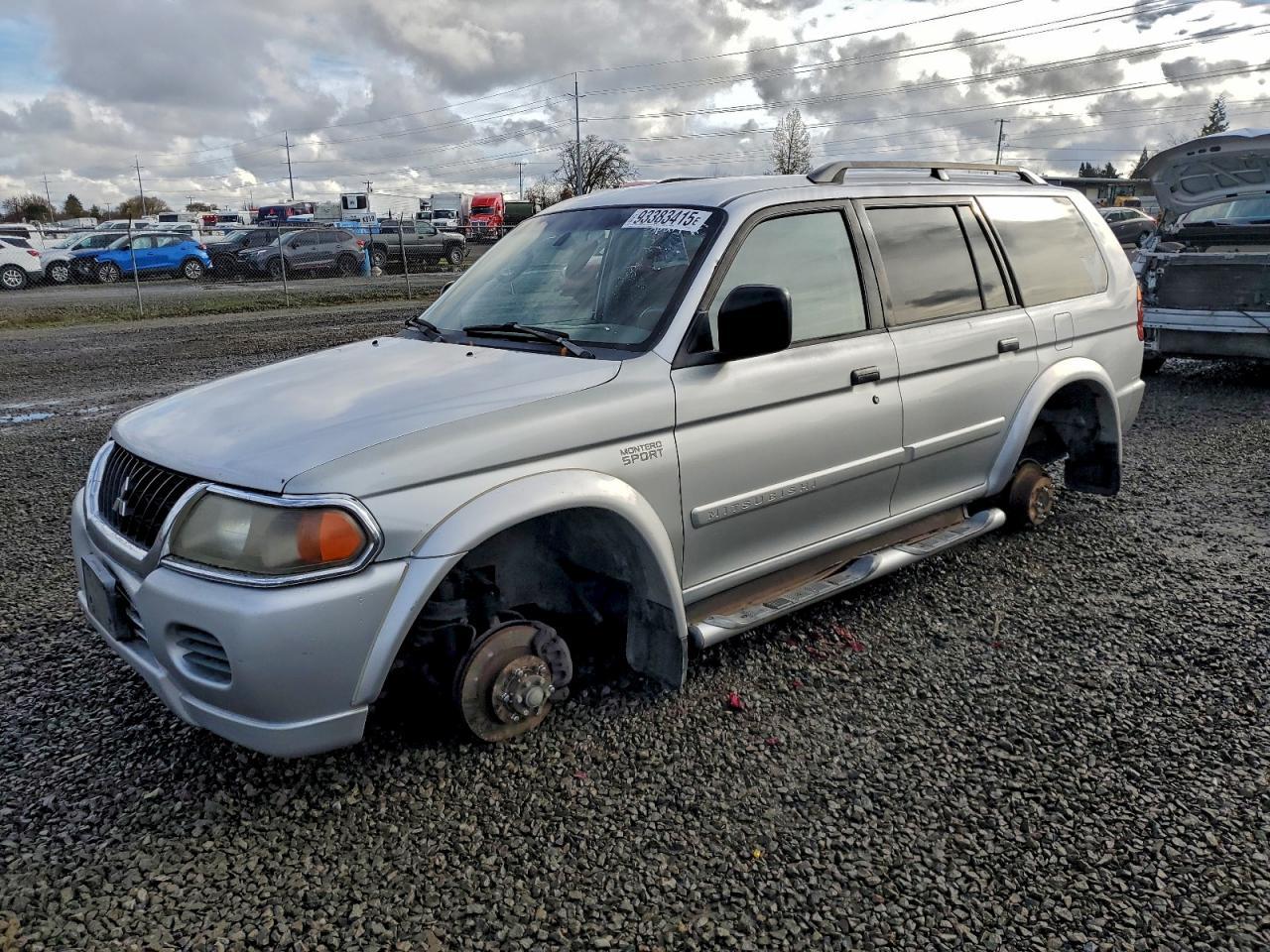 2003 MITSUBISHI Montero