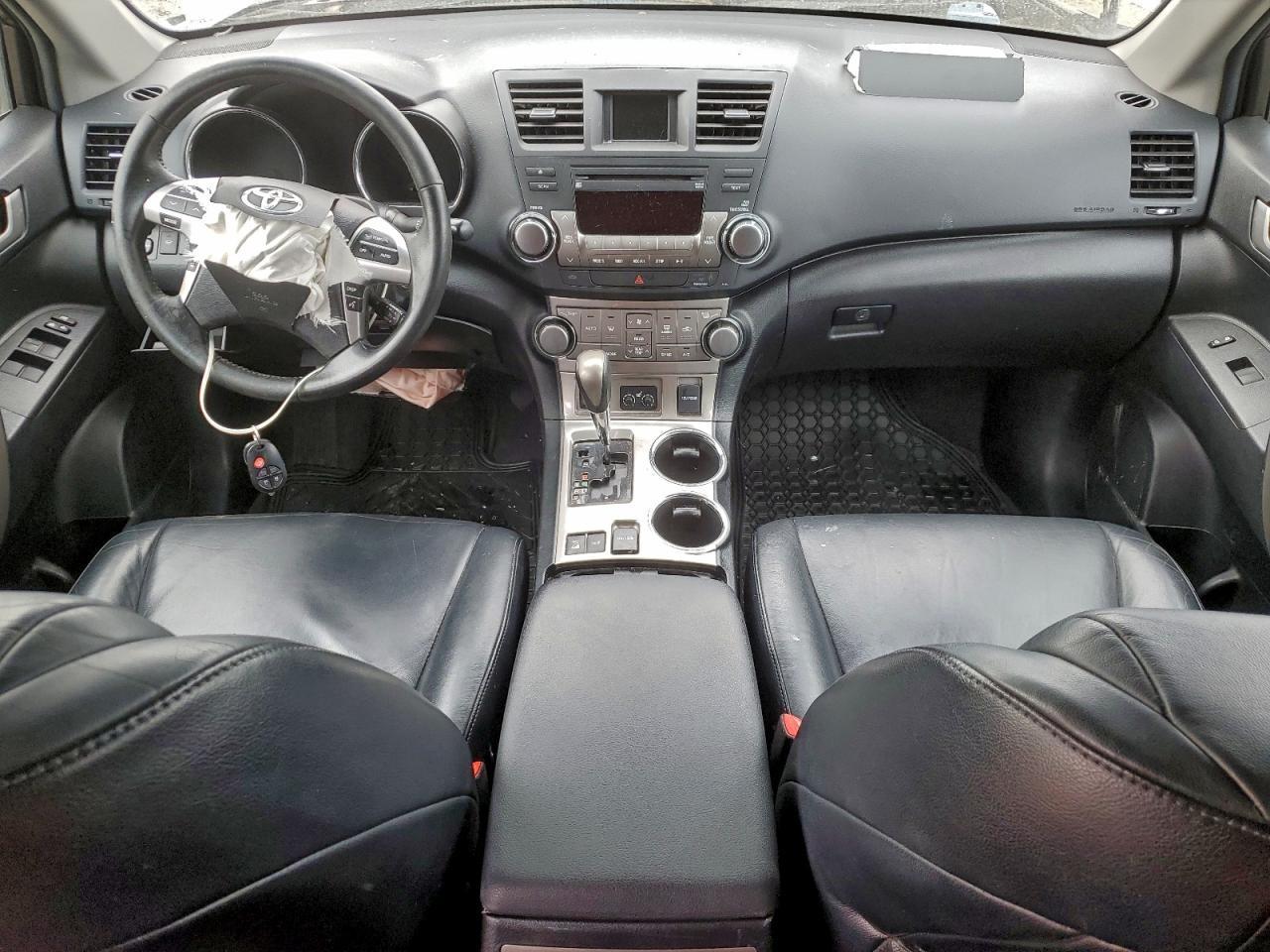 2013 TOYOTA HIGHLANDER