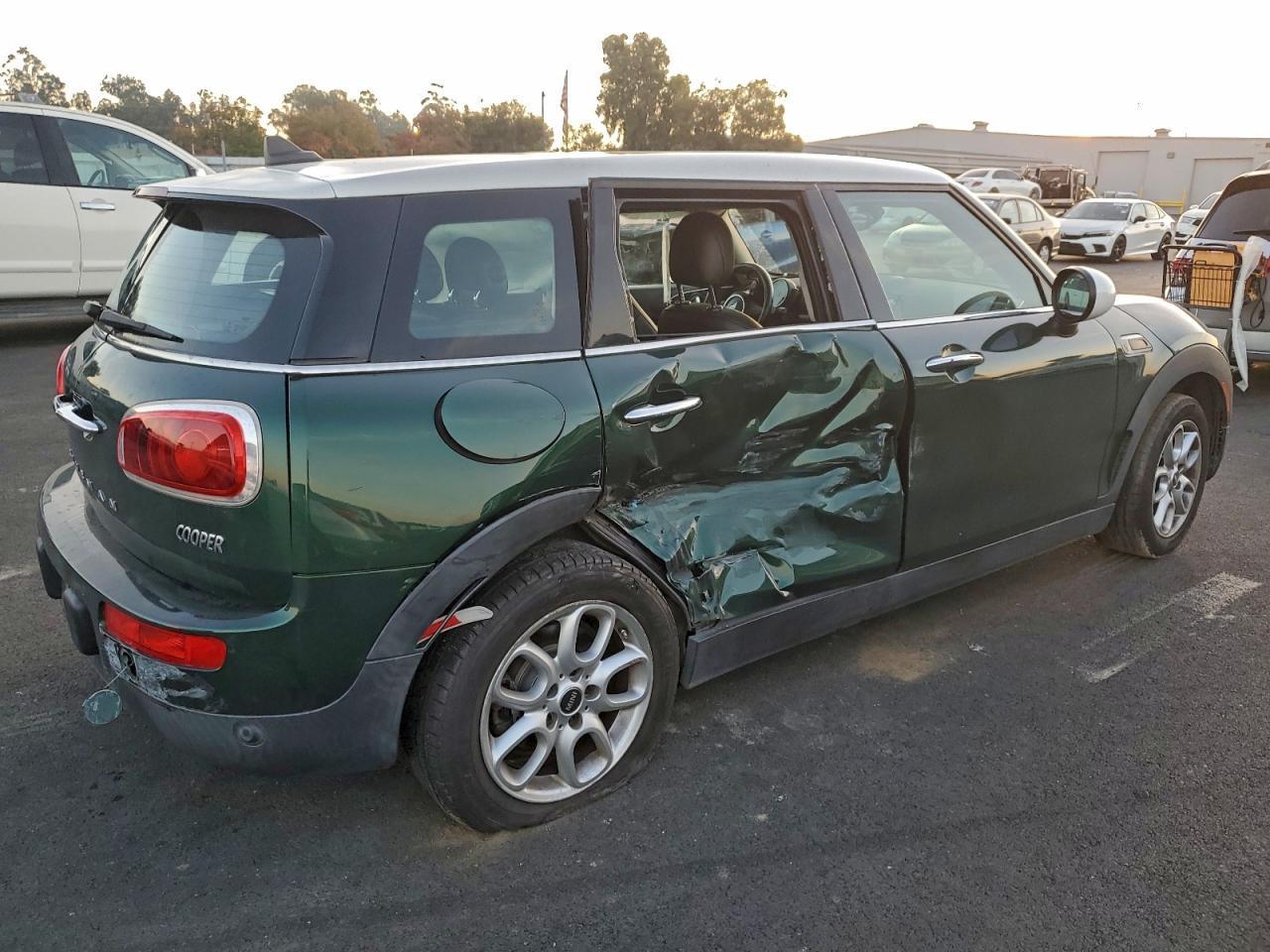 2016 MINI Cooper Clubman
