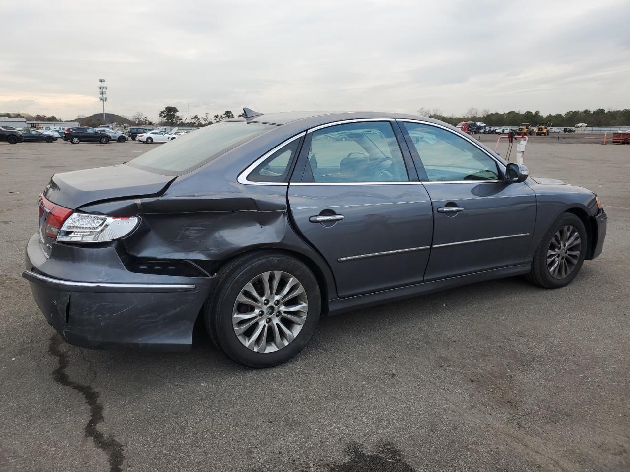 2011 HYUNDAI Azera