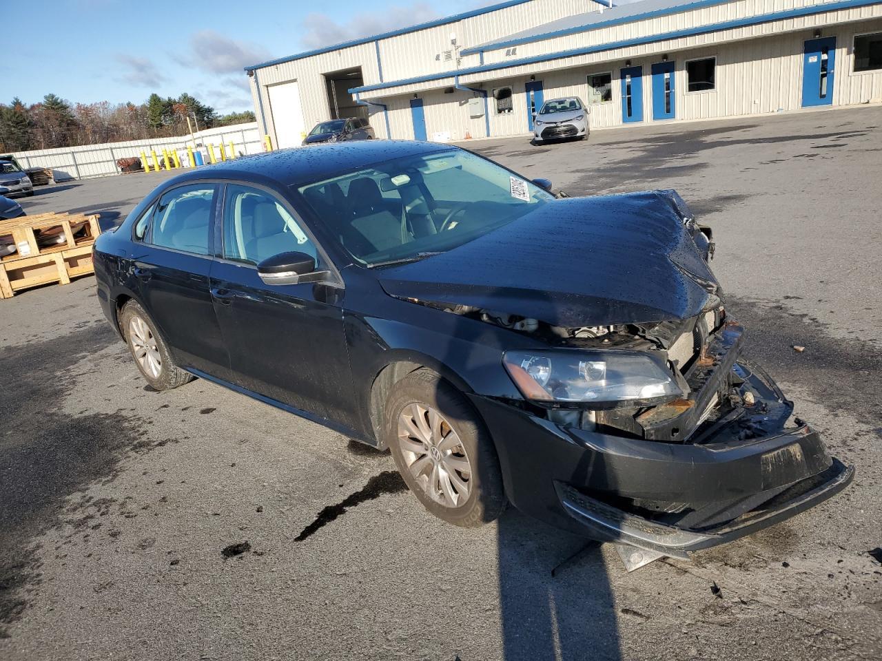 2013 VOLKSWAGEN Passat