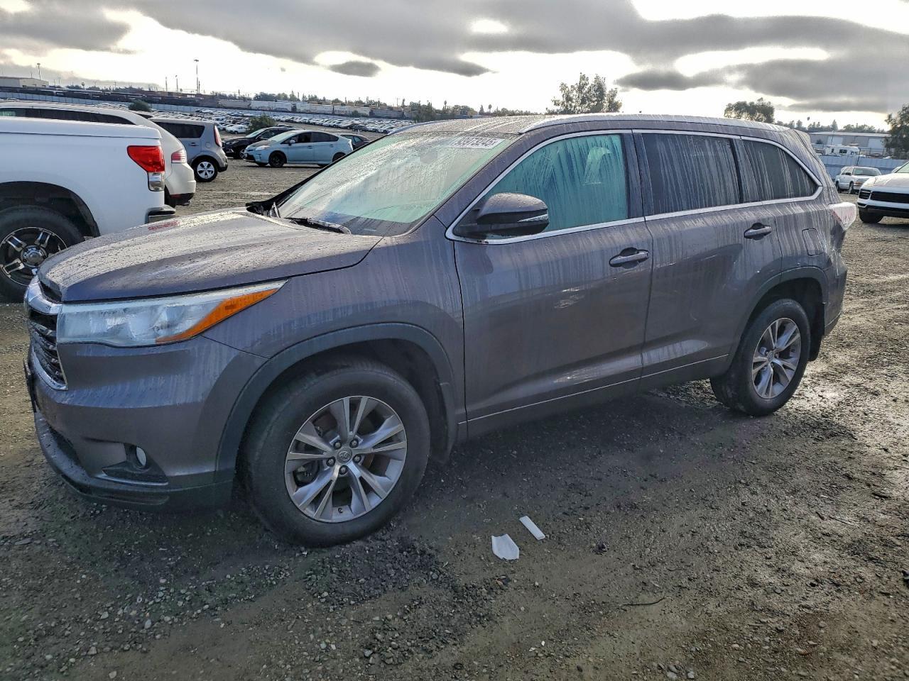 2015 TOYOTA HIGHLANDER