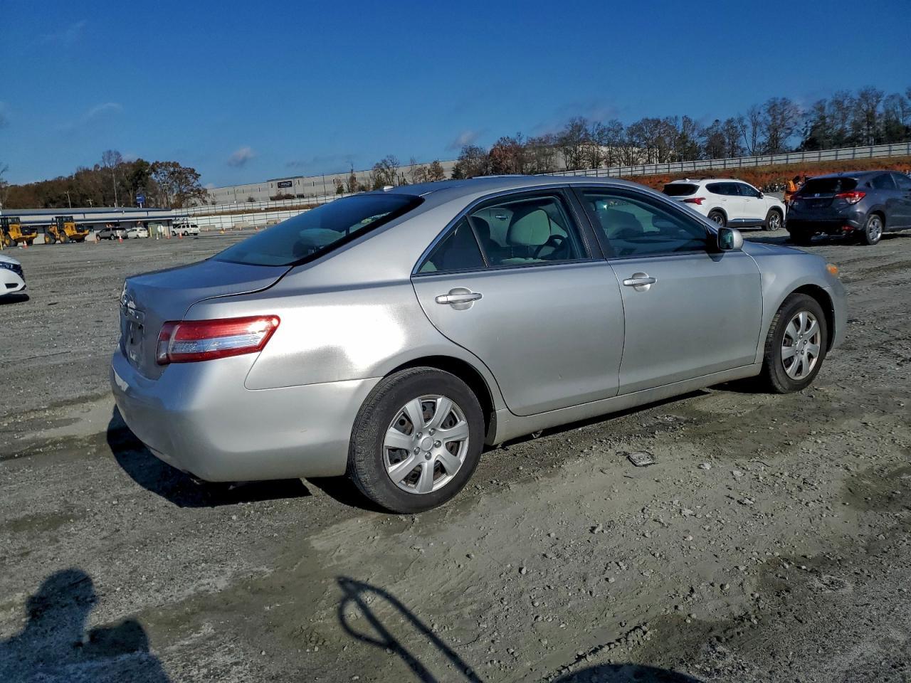 2011 TOYOTA CAMRY