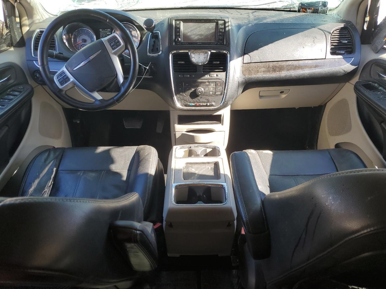 2012 CHRYSLER Town & Country