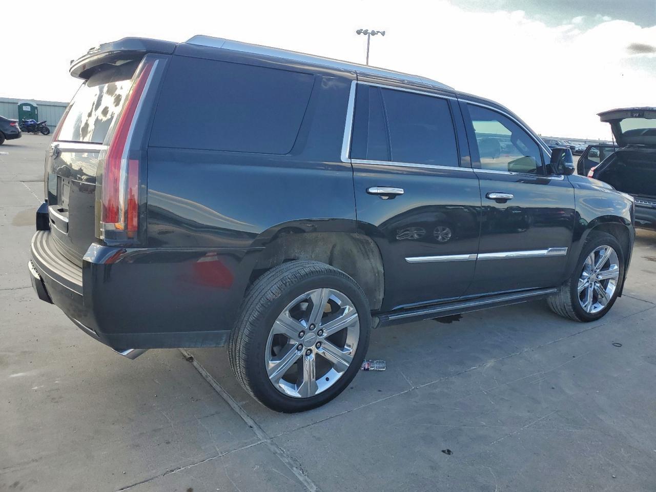 2016 CADILLAC ESCALADE