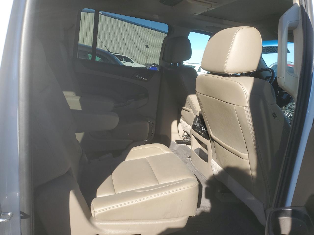 2018 CHEVROLET Suburban