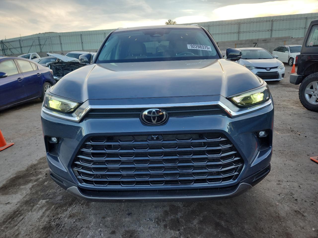 2024 TOYOTA HIGHLANDER