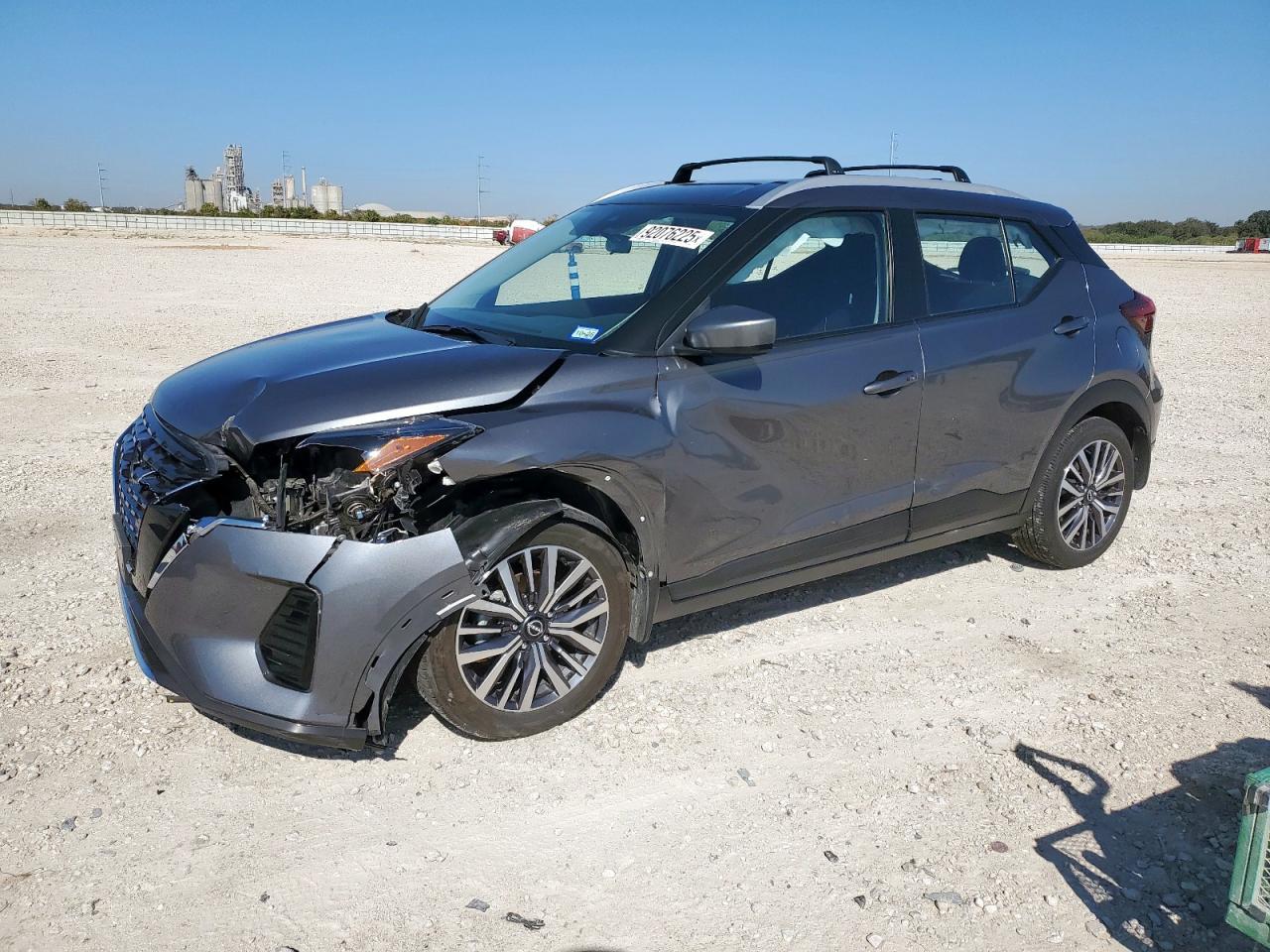 2024 NISSAN KICKS