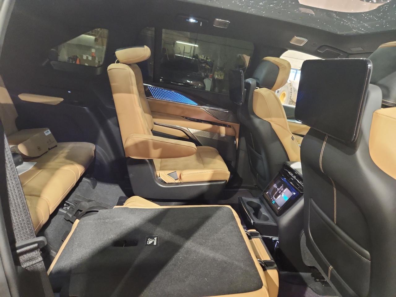 2025 CADILLAC ESCALADE
