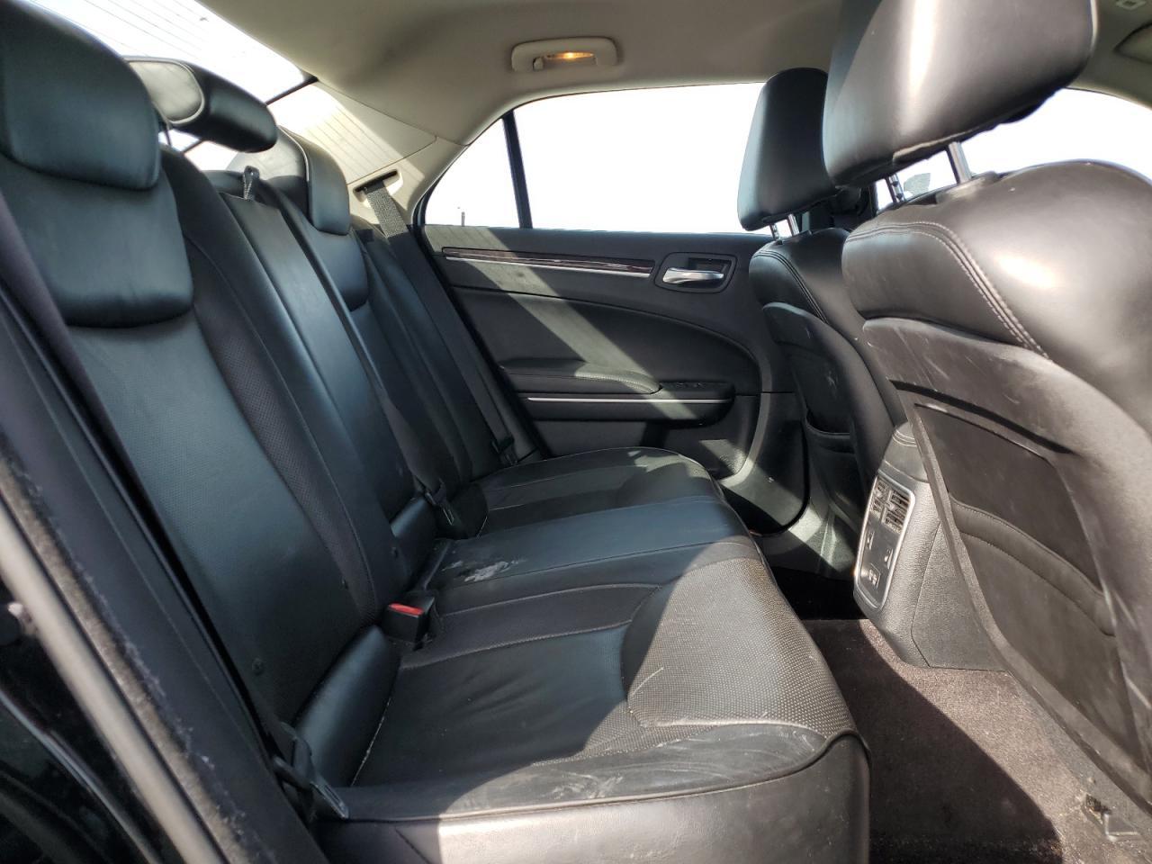 2019 CHRYSLER 300