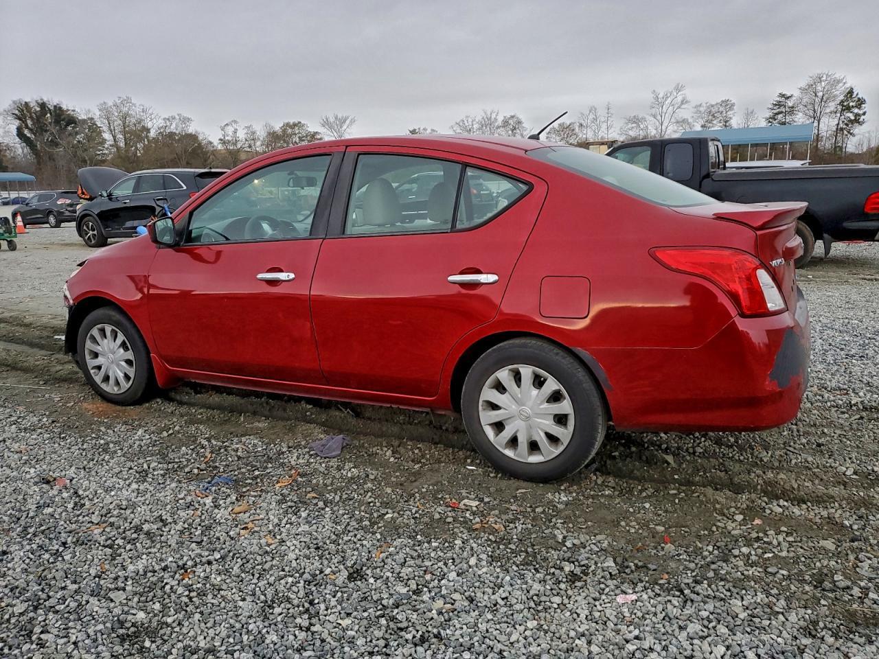 2015 NISSAN VERSA