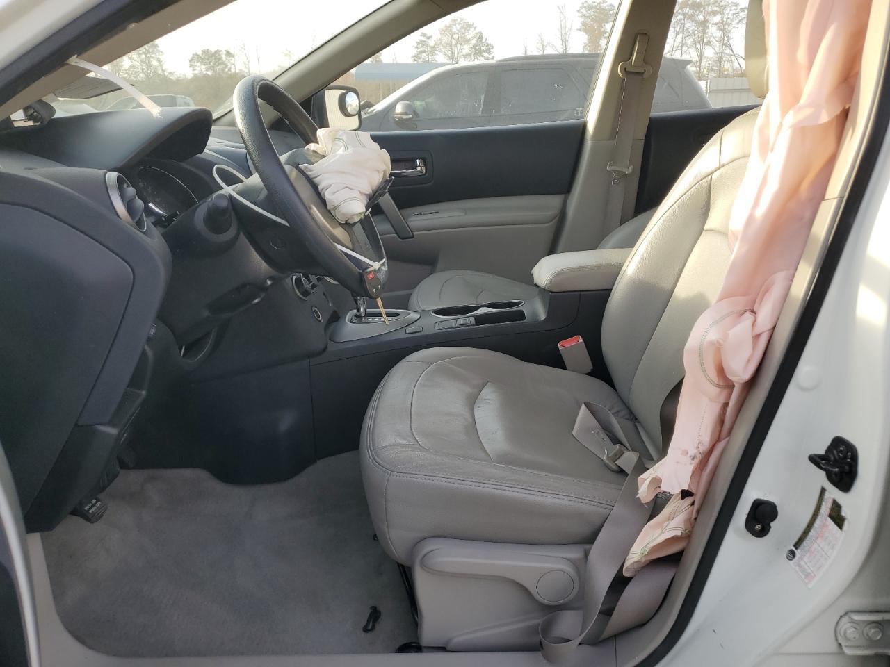 2014 NISSAN ROGUE