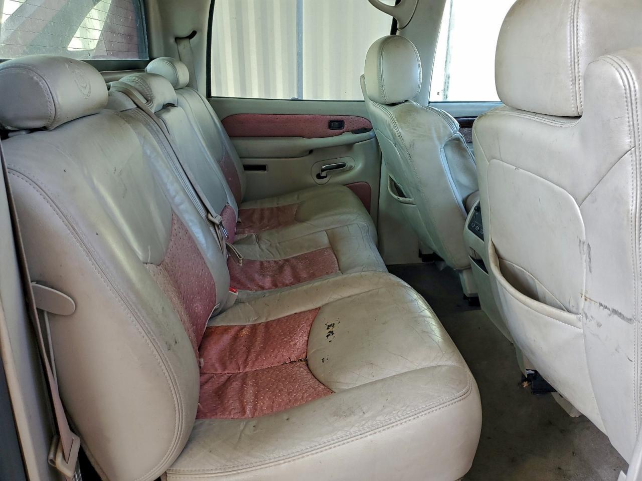 2004 CADILLAC Escalade EXT