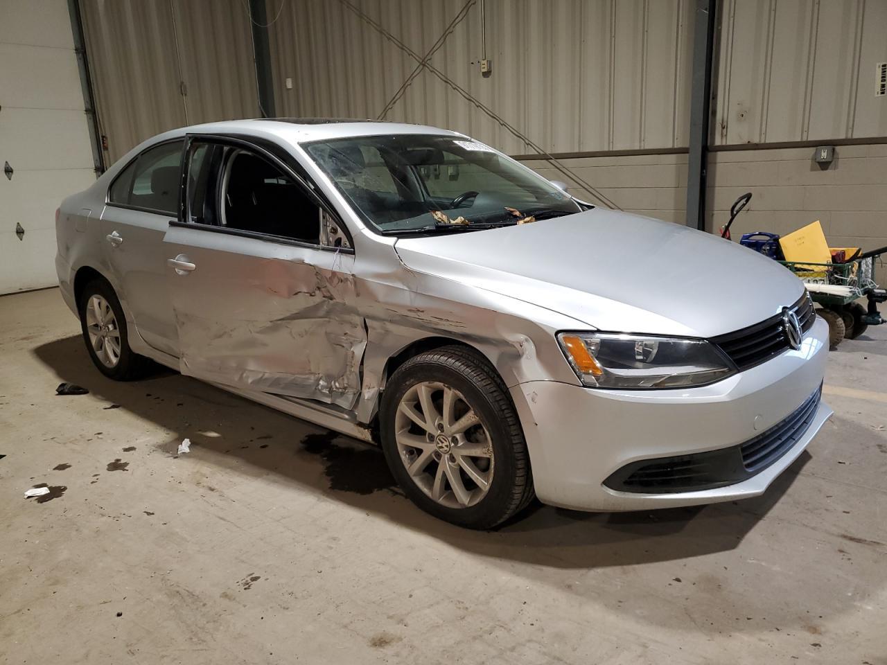 2011 VOLKSWAGEN JETTA