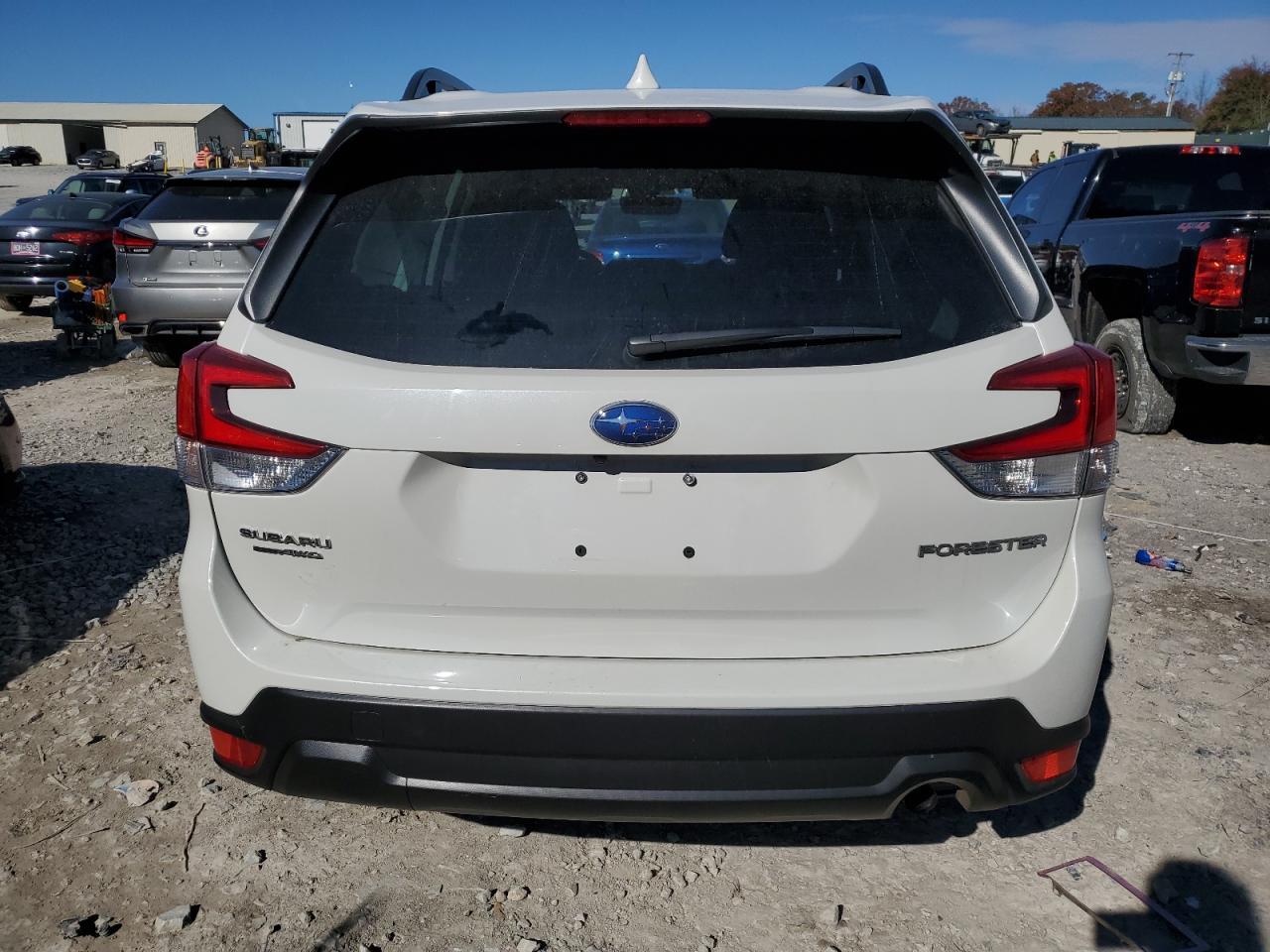 2023 SUBARU FORESTER