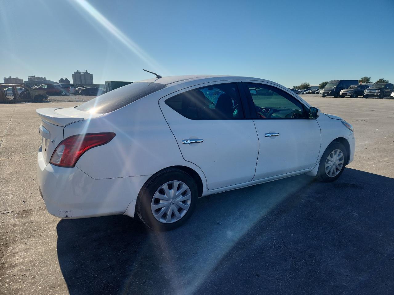 2017 NISSAN VERSA