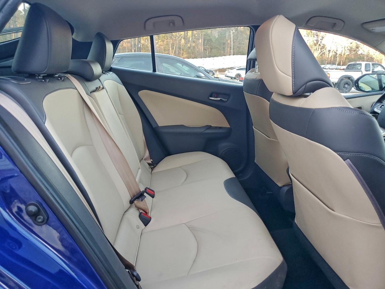 2016 TOYOTA PRIUS