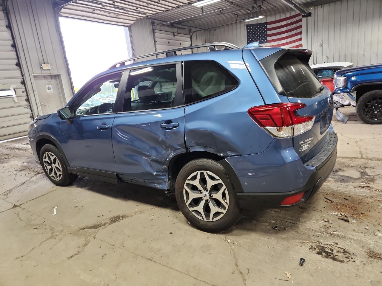 2022 SUBARU FORESTER