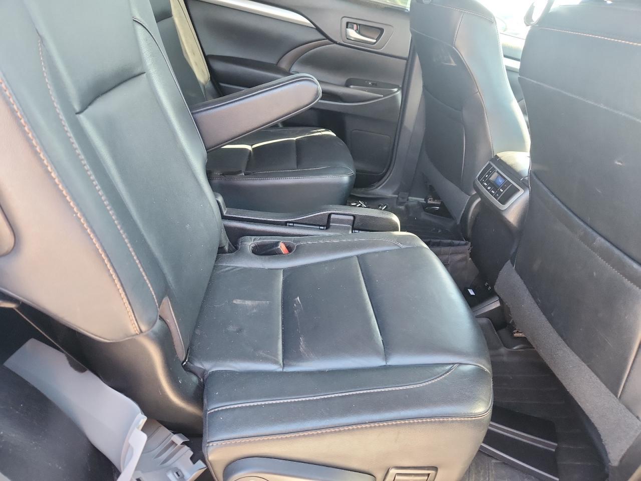 2017 TOYOTA HIGHLANDER