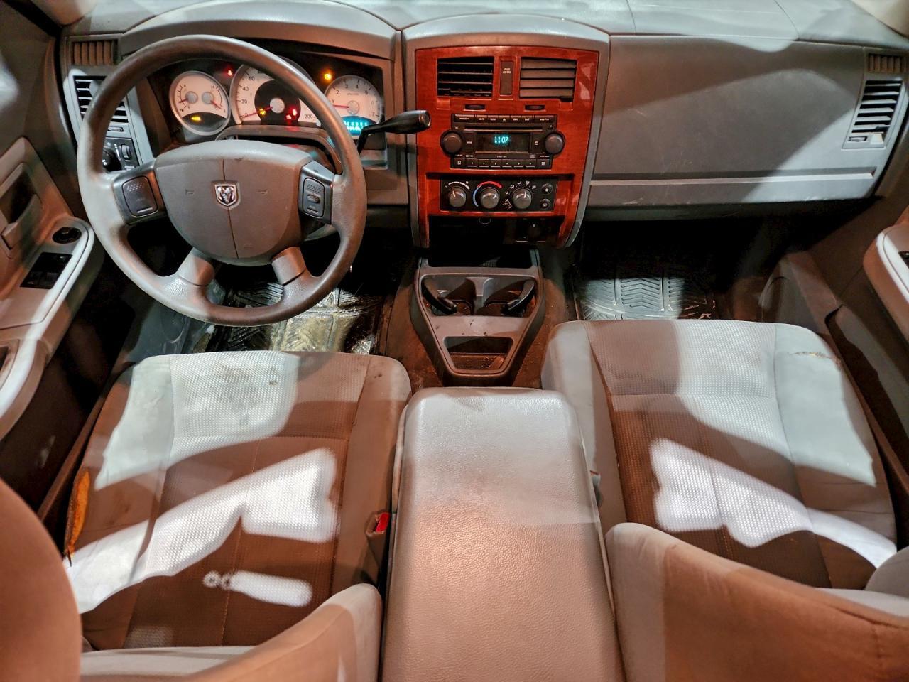 2005 DODGE Dakota