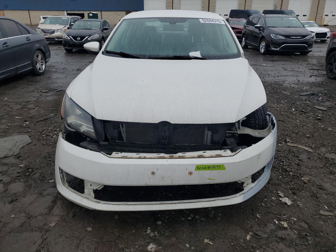 2012 VOLKSWAGEN Passat