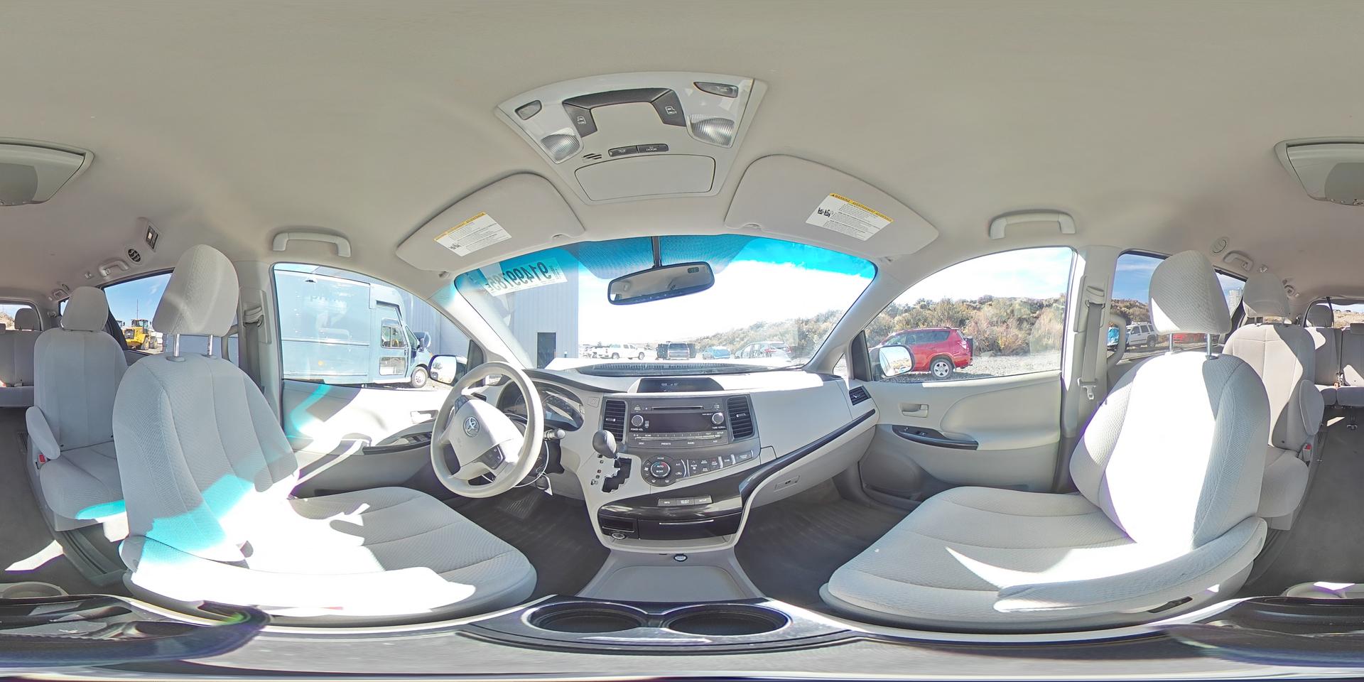 2013 TOYOTA SIENNA